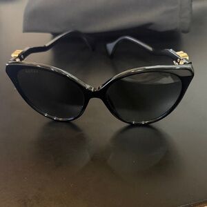 Gucci Elegant Black Sunglasses